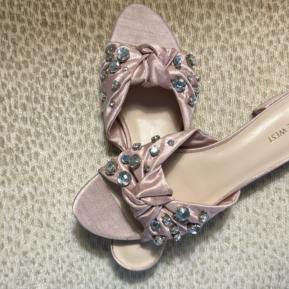 Nine West ladies 11M rhinestone embellished slide sandals. Light pink. NEW - Picture 5 of 7